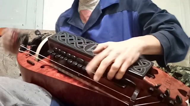 Hurdy-gurdy demo. Колесная лира звук смотреть онлайн