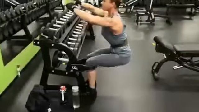 Приседания на квадрицепс смотреть онлайн