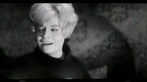 ТОЛЬКО В КЛЕТКАХ ГОВОРЯТ ПОПУГАИ...