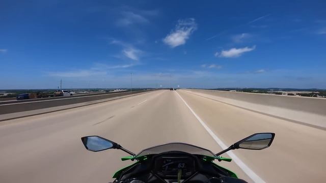 2023 Kawasaki ZX4RR - First ride and review! смотреть онлайн