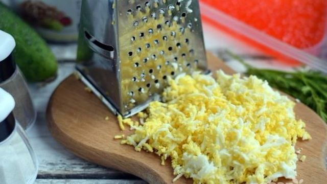 Бутерброды с тунцом и икрой