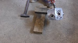 Разбитые отверстия под направляющие втулки клапанов + ремонтные втулки ВАЗ