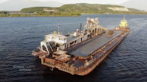 На реке Волга / добыча песка / июнь 2019 г./ Самарская область / остров Голодный / Russia