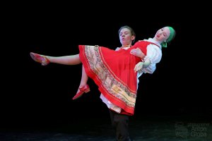 "На лавочке", ансамбль "Ритмы детства". "On the Bench", the ensemble "Rhythms of Childhood".