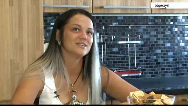 Жительница Барнаула на спор прошла пешком 160 километров до Бийска смотреть онлайн