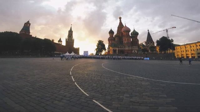 САМЫЙ большой ВЕЛОСИПЕД | Рекорд Гиннеса | Ночной велофестиваль смотреть онлайн