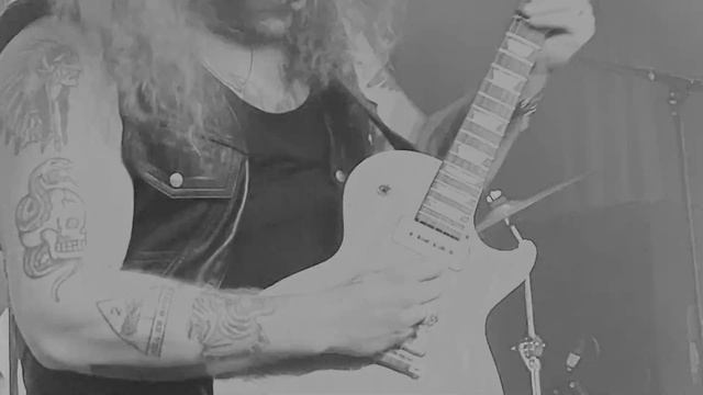 Jared James Nichols showing us the most exclusive Gibson Les Paul смотреть онлайн