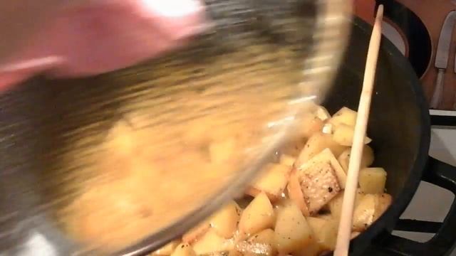 Курица с картошкой, жареная в казане/Пальчики оближешь,вкуснятина! смотреть онлайн