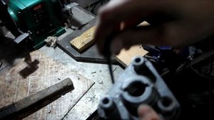 Как достать обойму подшипника из треугольника "КАРПАТЫ"