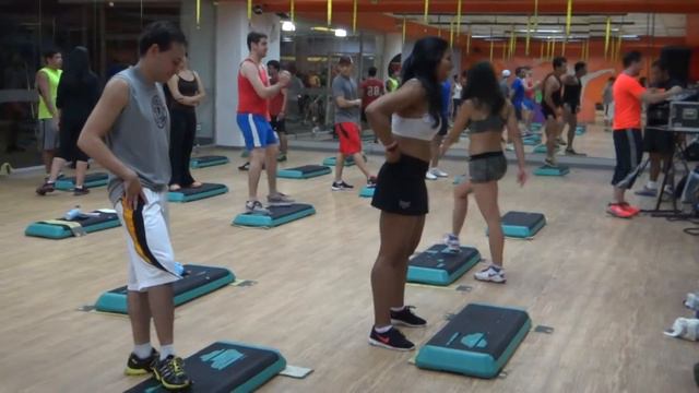 Super Clase de STEP 22082013 Golds Gym El Recreo 2 de 16 смотреть онлайн
