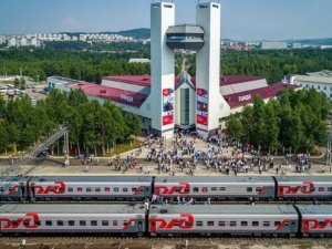 №109 ≪ВОЗВРАЩЕНИЕ В ГОРОД -ВАРШАВСКИЙ≫ БАМ Таксимо Татьяна Шаманская АВТОРЫ: П. Толмачёв, В. Гузий.