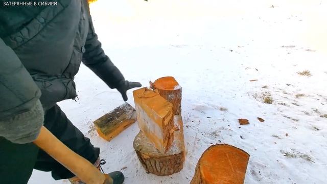 На улице -25 С мороза - пора колоть "комлины"! (смотреть со звуком) смотреть онлайн