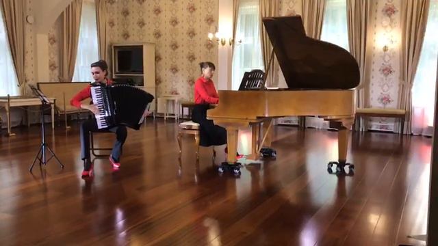 И.С.Бах-Б.Марчелло "Adagio" d-moll Маркова Виолетта (фортепиано) и Мария Конных (аккордеон) смотреть онлайн