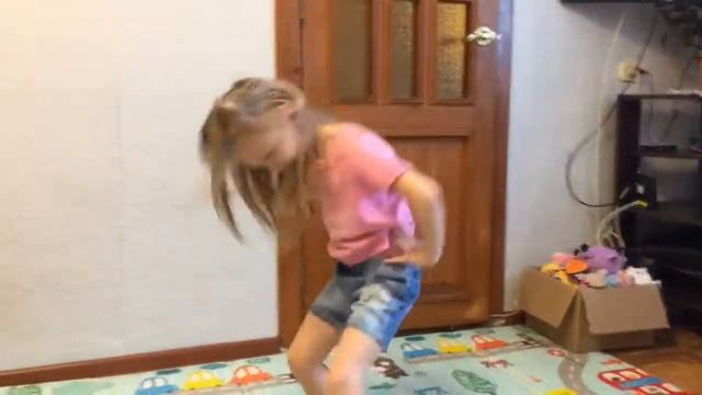 РЕБЁНОК УСТАЛ😱 НАША СТУДИЯ ТАНЦА💃🏼/СЕМЬЯ ЧИКАЕВЫХ смотреть онлайн