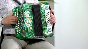 Гармонь. Урок 3: “Игра на гармони двумя руками: соединяем "Частушку" и учим новые песни”.