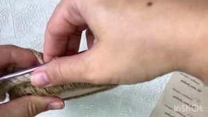 Круглая корзинка из джута с деревянным донышком