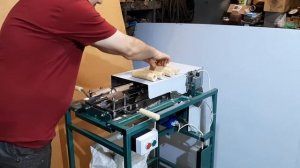Французский хот дог : сверлим отверстия в булочке