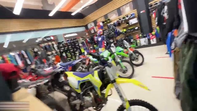 ПАРАДЕЕВИЧ И ПЛОХОЙ ПАРЕНЬ КУПИЛИ НОВЫЙ ПИТБАЙК ЗА 100К | НОВАЯ ИГРУШКА ХАЗЯЕВ смотреть онлайн