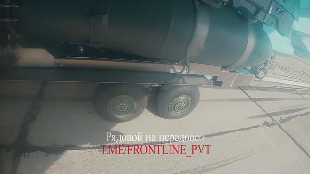 Экипаж Су-34вылетает для поражения вражеских целей в курском приграничье.На подвесе авиабомбыФАБ-500