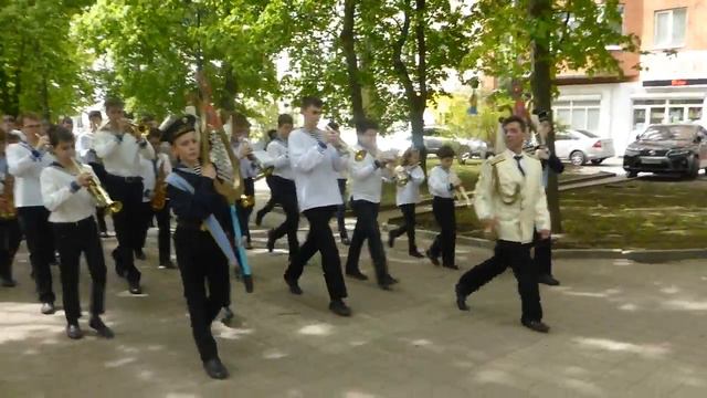 ДЮДО "Варяг" , Марш-парад Возрождение,на ходу . Ростов-на-Дону 24.04.2016 смотреть онлайн