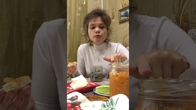 Мукбанг-икра,хлебушек,кофе,масло/ с 1 сентября мои дорогие/ Еда-это СВЯТОЕ! смотреть онлайн