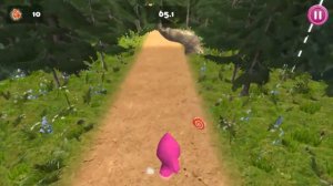 СМЕЛАЯ ДЕВОЧКА МАША БЕГАЕТ В ЛЕСУ С ПАУКОМ! Смешная иг�