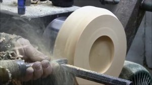 Подробно о том как я точу тарелку на токарном по дереву.