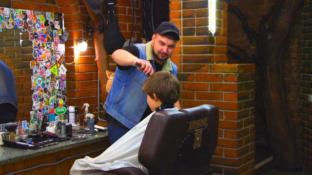 Приключения в барбершопе Grizzly или мама в ударе Часть 3. смотреть онлайн