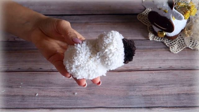 СИМВОЛ 2021 ГОДА БЫЧОК ИЗ ПРЯЖИ/ 2021 SYMBOL POMPON BULL смотреть онлайн