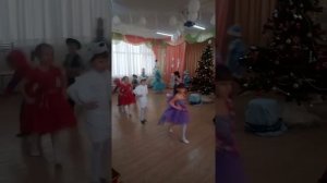 Супертанец!  Выход на новогодний утренник! Старшая группа