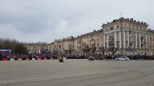 300 летие полиции г. Череповец, площадь Металлургов, 29 апреля, выступление "КАСКАД" КАК ЭТО БЫЛО-1