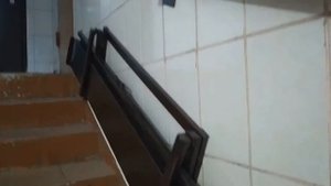 Часть 3. Пандус для колясок в подъезды. Спуск  по лестнице. Раздвижной. Разъезжающийся.