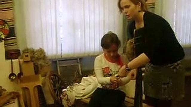 Мастер класс, пробуем прясть лён смотреть онлайн