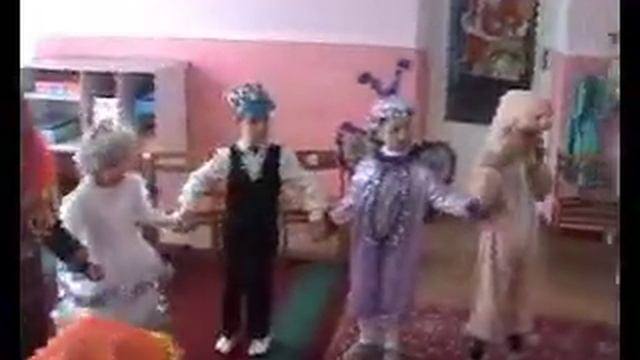 Новогодний утренник в д/с "Аленушка" (начало) смотреть онлайн