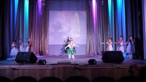 Песня: Что за дерево такое?  Вся макушка