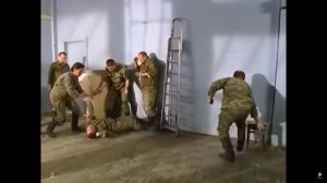 Солдаты.Цлав нашёл клад!)))))