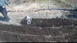 Какой сделать ручной окучник на дачу. ( DIY )