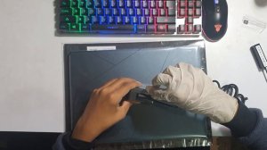 Watch a Kid Unbox the Amazing ASUS ZenBook 14 OLED