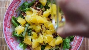 Простой и быстрый салат с апельсином и орехами | Рецепт | вкусный блог