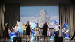 Литературно-музыкальная композиция "У природы нет плохой погоды"