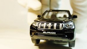 Масштабная модель Toyota Land Cruiser Prado в масштабе 1:43 из моей коллекции)))