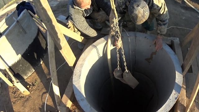 осушение участка дренажные колодцы 2 день