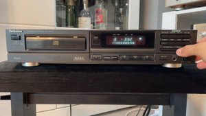 Technics sl-p277a compact disc player …Inside demo…
