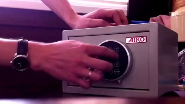 Вскрытие сейфа AIKO (АИКО) http://servicezamkov.ru/vskrytie-sejfov-valberg-aiko.html смотреть онлайн