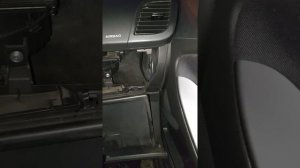 Замена салонного фильтра на Hyundai Solaris (хёндэ солярис) 2016 года.