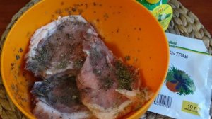 Свиные стейки в мультиварке