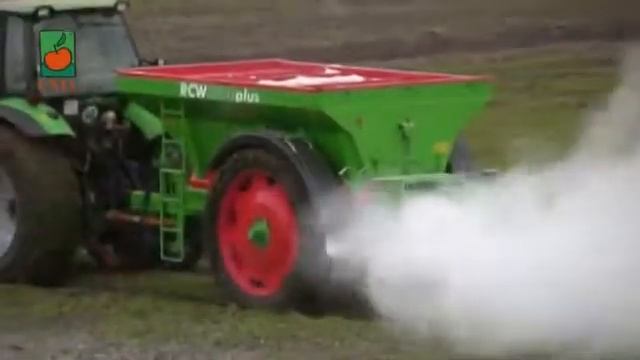 Прицепной разбрасыватель минеральных удобрений RCW 5500 (UNIA)