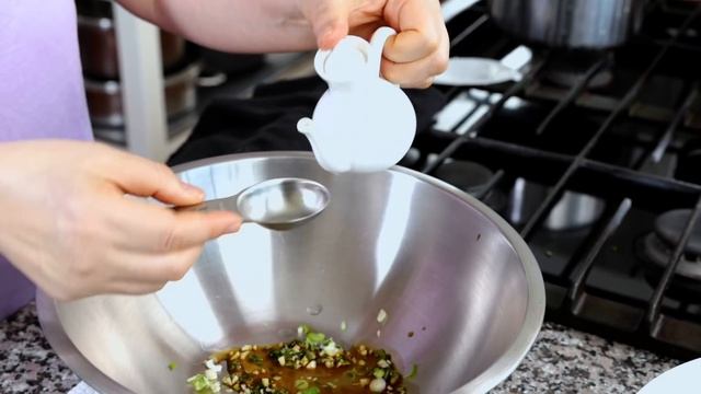 Asparagus side dish (Asparagus-muchim: 아스파라거스무침) смотреть онлайн