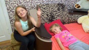 Мы построили секретную комнату в ванной/крутой челендж! 24 часа в комнате с Маргаритой и Лерой