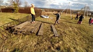 Паркур в деревне. Самые большие качели.